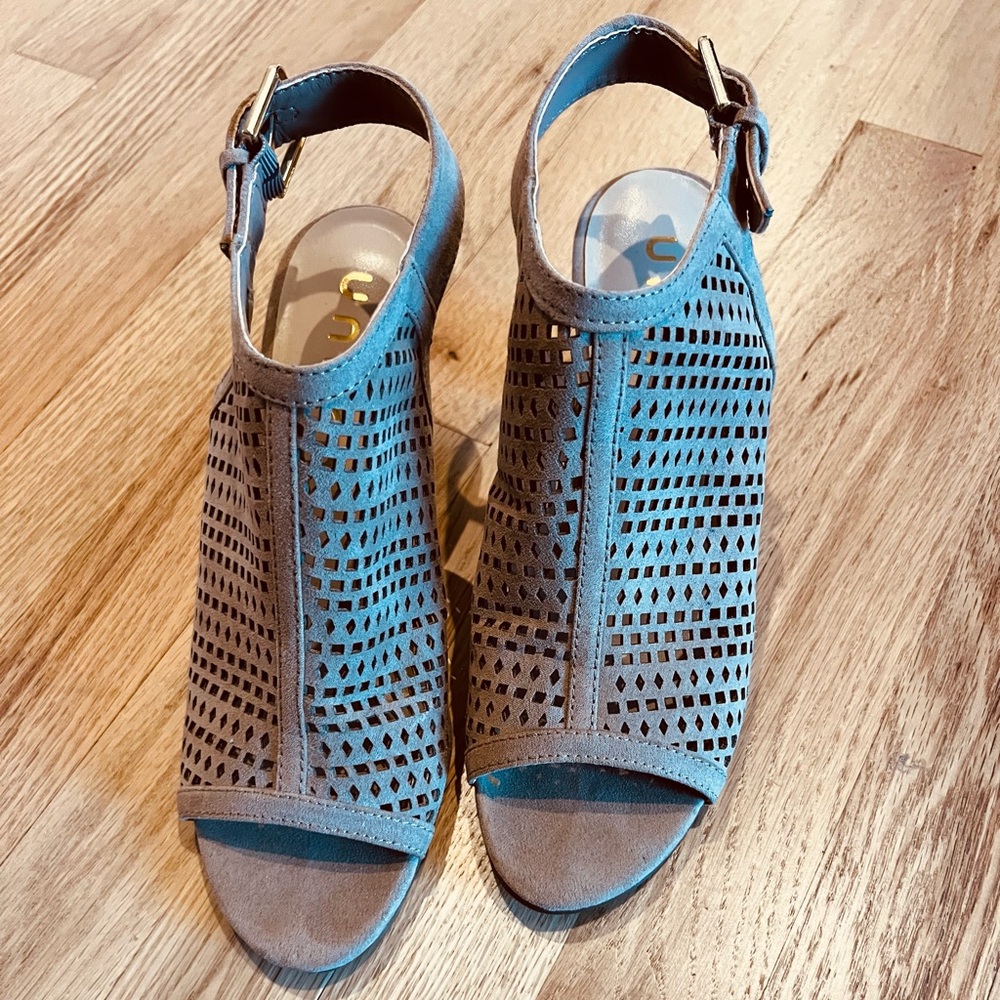 Unisa Stylish Perforated Peep-Toe Heeled Sandals fall/summer/spring size 8